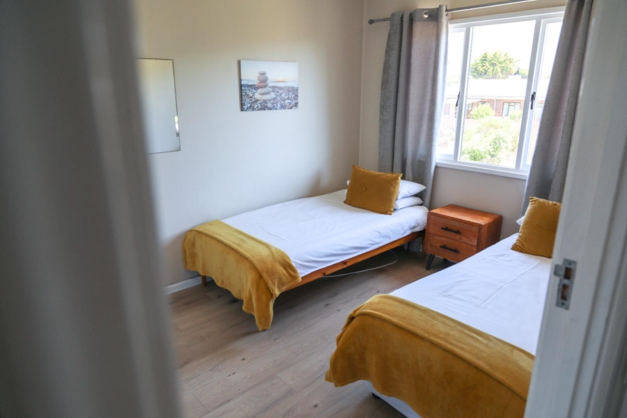 To Let 3 Bedroom Property for Rent in Sandbaai Western Cape